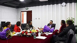 熱烈歡迎湖南吉首大學院領(lǐng)導蒞臨ZOBO卓邦企業(yè)