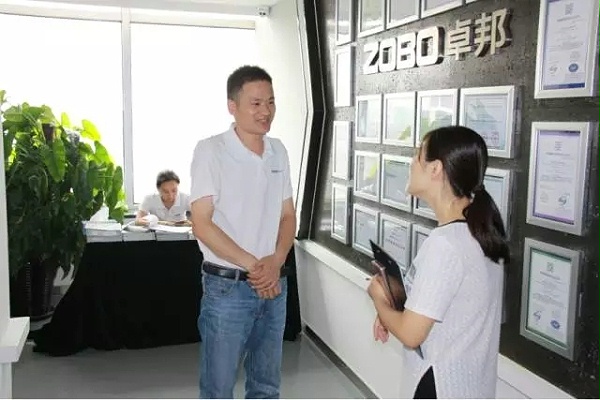 培訓(xùn)伙伴對卓邦新品比較滿意，與業(yè)務(wù)經(jīng)理溝通