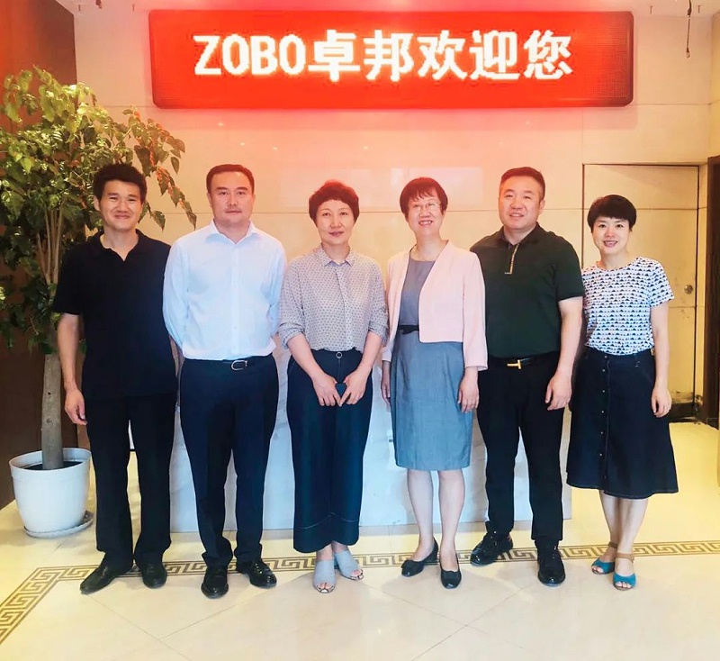 區(qū)委統(tǒng)戰(zhàn)部和九三學(xué)社區(qū)工委、民營經(jīng)濟(jì)代表人士蒞臨卓邦開展談心活動