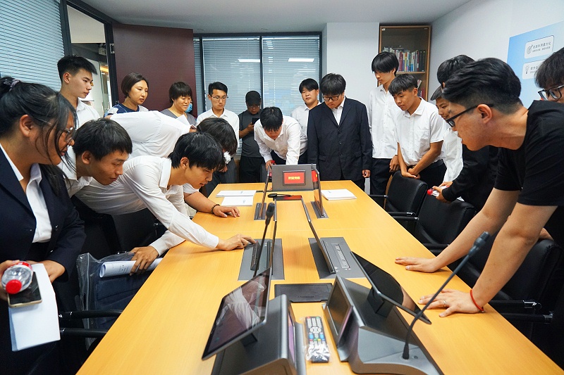 14校企合作 走進(jìn)職場 協(xié)同育人丨歡迎北京市經(jīng)貿(mào)高級技術(shù)學(xué)校師生來ZOBO卓邦參觀學(xué)習(xí)